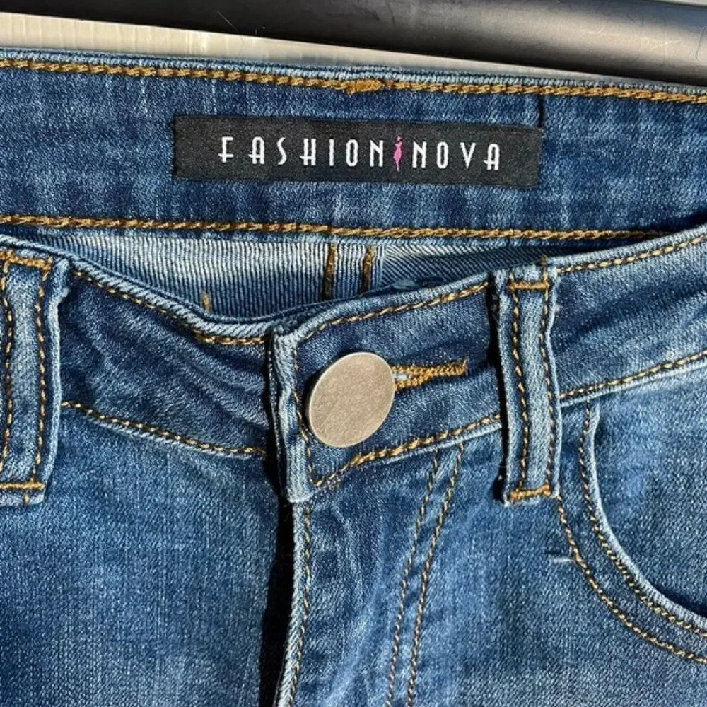 Fashion Nova Cropped‎ Jeans 3